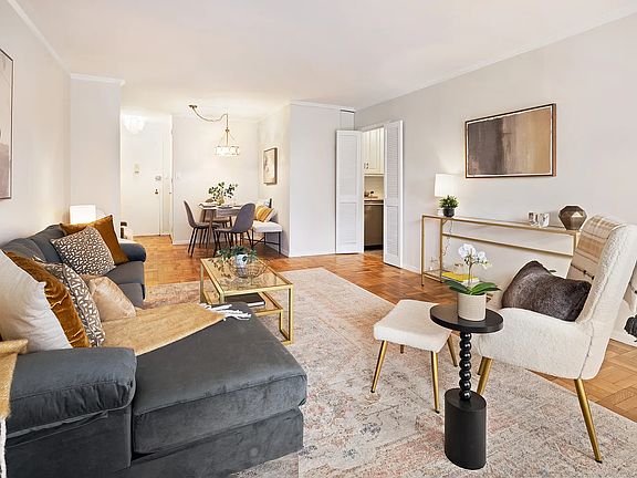 3rd image of 201 W 70th St APT 9G