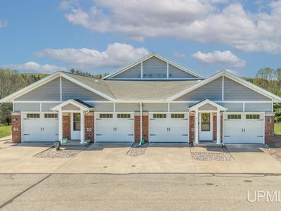 430 River Pointe Pkwy UNIT 117B, Kingsford, MI, 49802