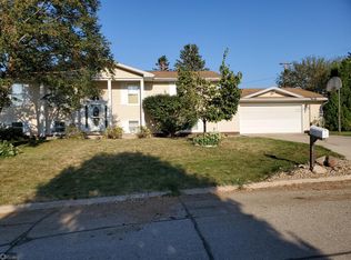 1302 Seymour St, Tama, IA 52339