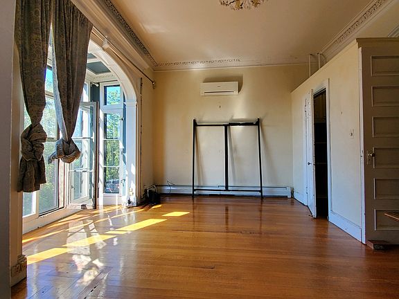 4th image of 296 Benefit St #1A