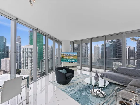 92 SW 3rd St APT 3501, Miami, FL 33130