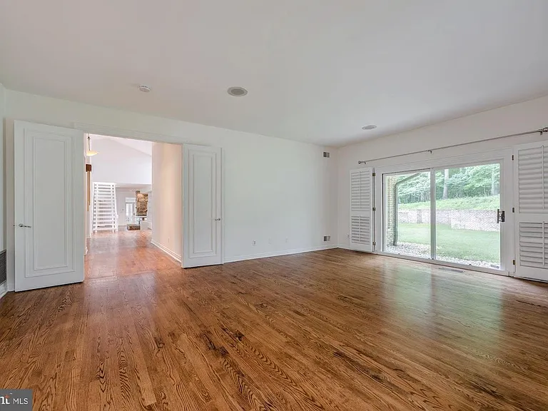 9612 Halter Ct — Photo 10