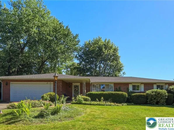 1030 N 7th St, Emmaus, PA 18049