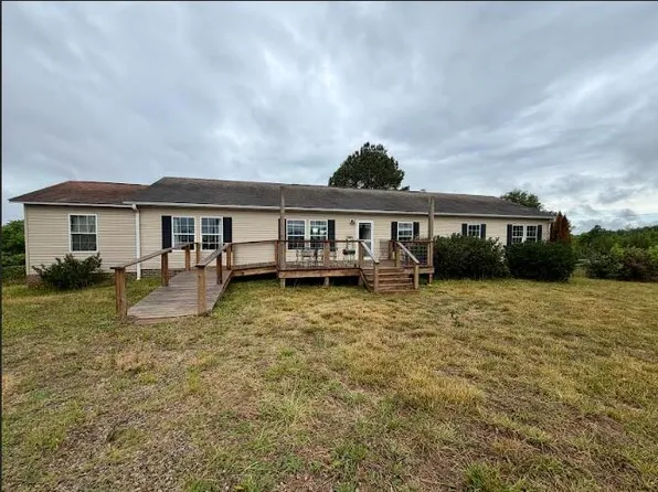389 Kaye Trail Ln, Axton, VA 24054