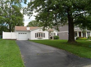 522 Parkwoods Ave, Saint Louis, MO 63122