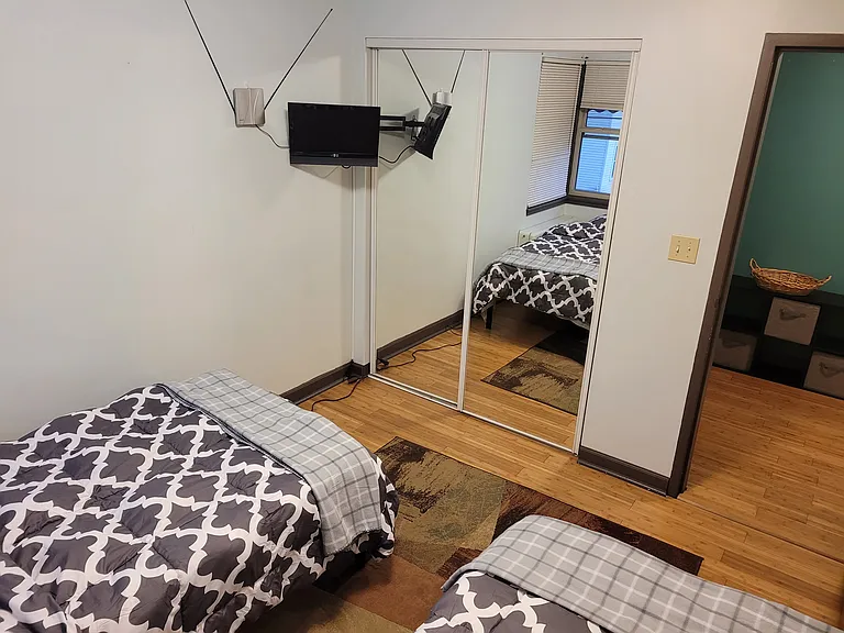 3044 W Addison St #2-B — Photo 10