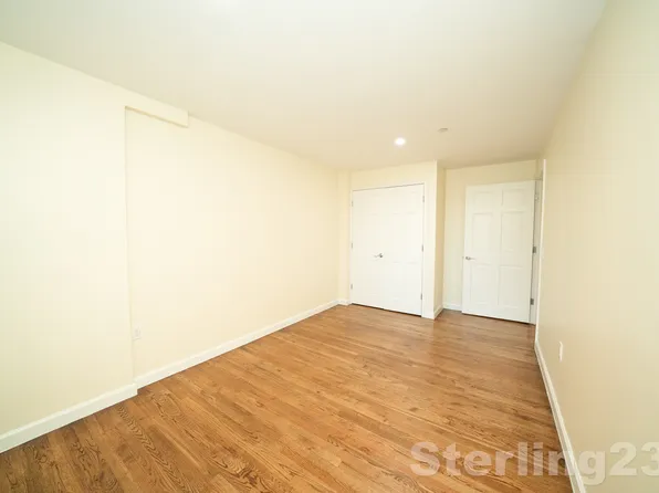 28-21 Astoria Boulevard image 11 of 15