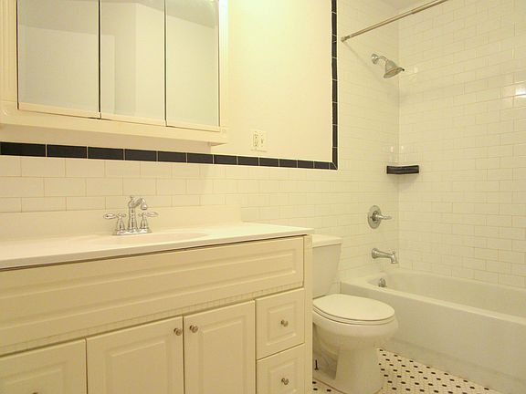 5th image of 611 Grand St #4NLSFL
