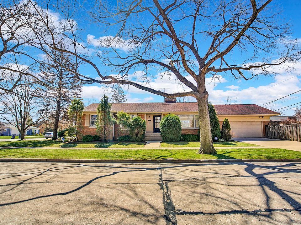 1st image of 744 Robinhood Ln