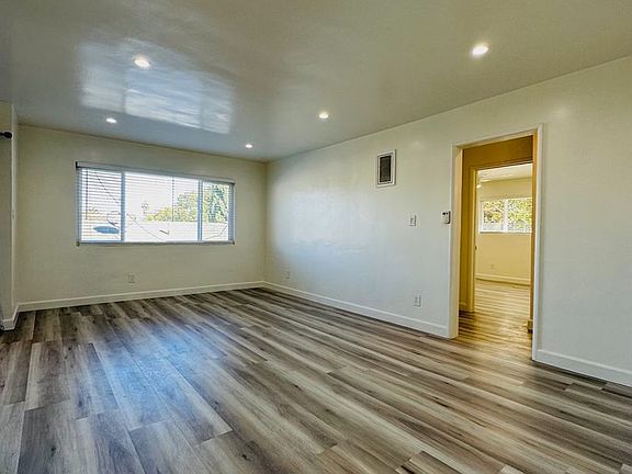 2nd image of 6223 S Victoria Ave APT 4