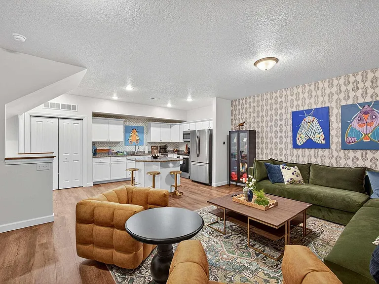 4833 Lauren Ln — Photo 11