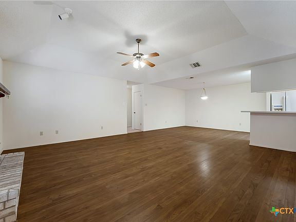 4th image of 1213 Bluff Creek Cir