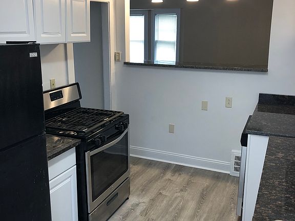 2nd image of 3337 Washington Blvd