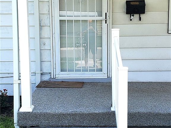 5th image of 2611 Morton Dr