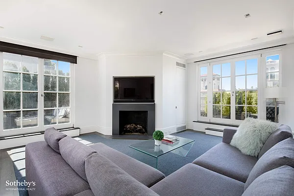 Sold by Sotheby's International Realty | media 6