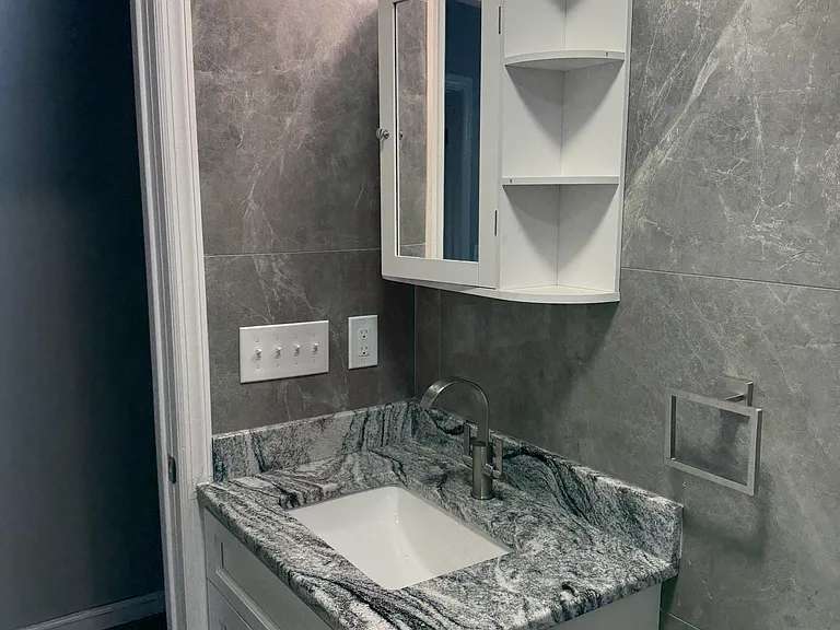 71 E Van Ness Ave #1 — Photo 8