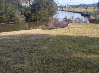 10 Roseland Dr, Baytown, TX 77520