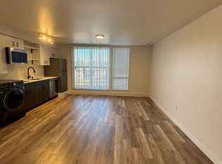 2222 SW Barton St #304, Seattle, WA 98106