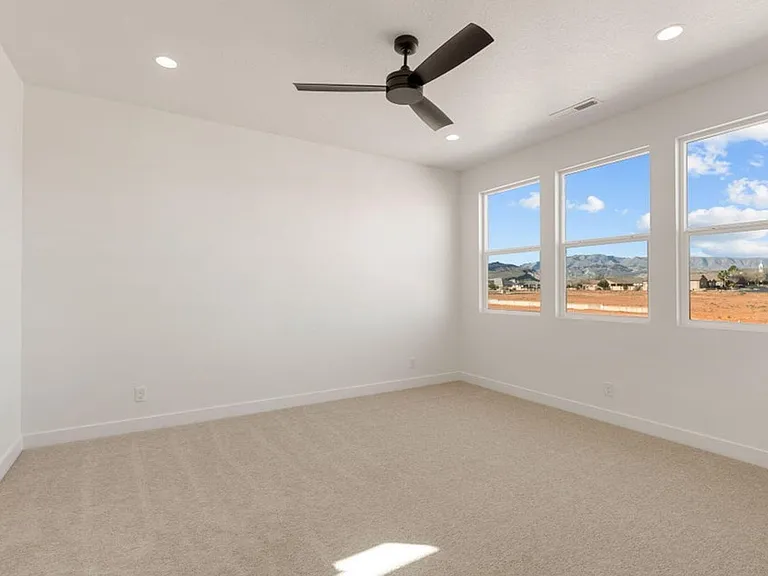 2433 Patricia Dr — Photo 22