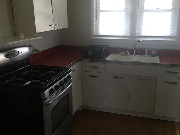 5th image of 3326 Marvin Ave
