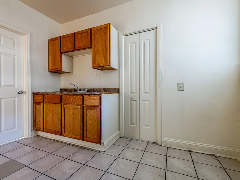 8001-03 S Carpenter St #1017-1021 — Photo 13