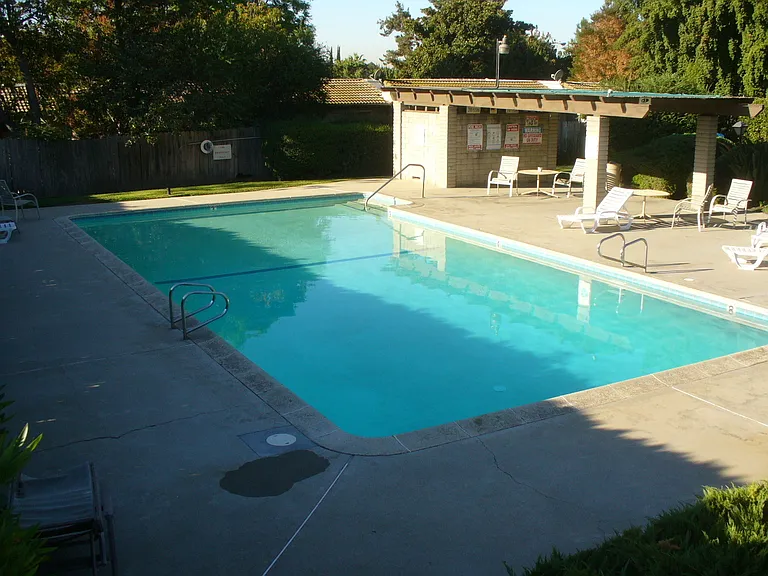 All units 2 Bedroom , 2 baths — Photo 14