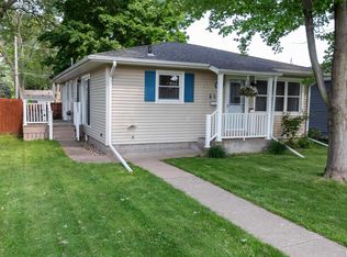 513 15th St, Silvis, IL 61282