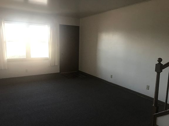 5th image of 212 W Grant St