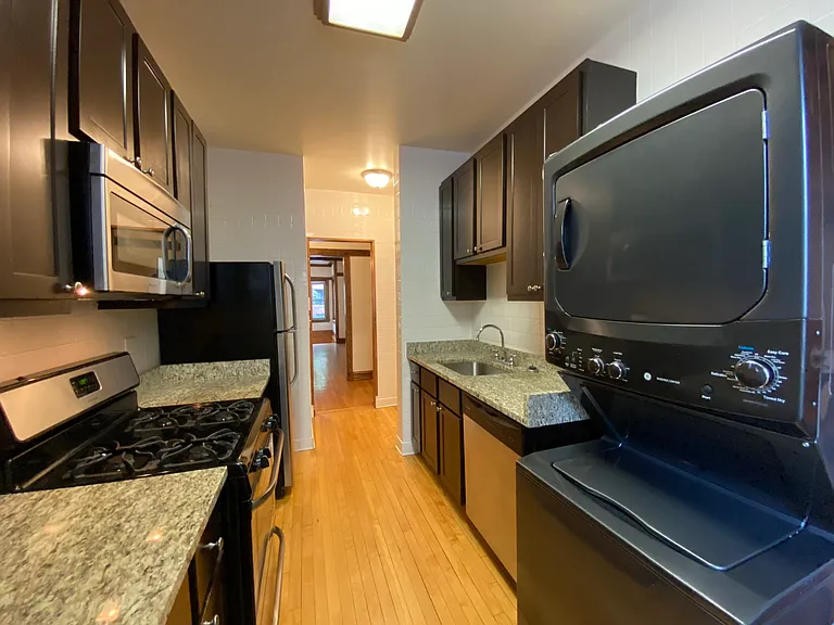 1535 West Addison — Photo 65