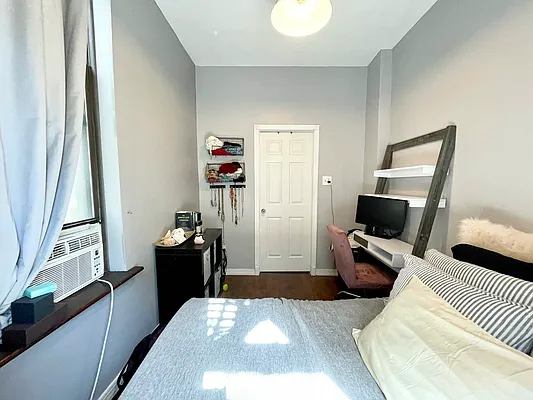 Rented by Garfield Realty  | media 20