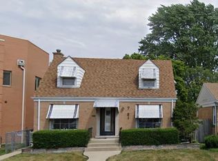 7621 E Prairie Rd, Skokie, IL 60076