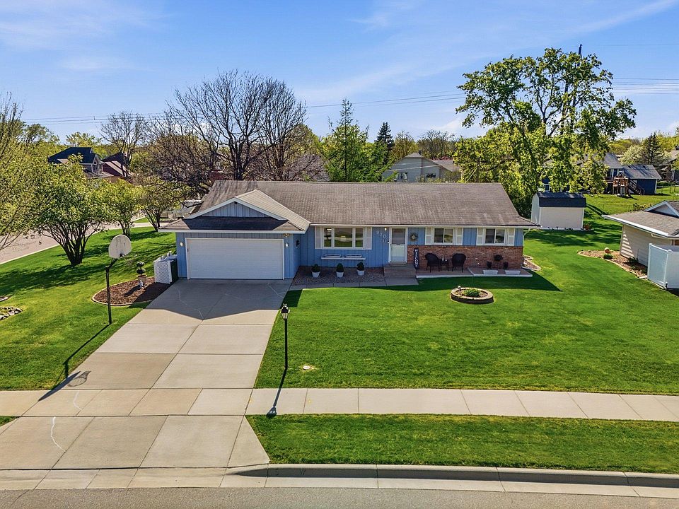 1st image of 970 Redwood Dr