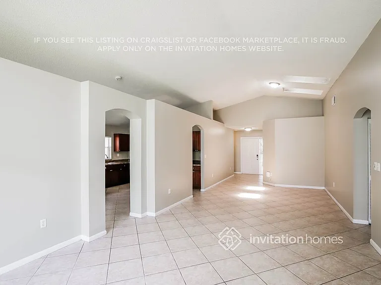 16594 NW 7th St — Photo 3