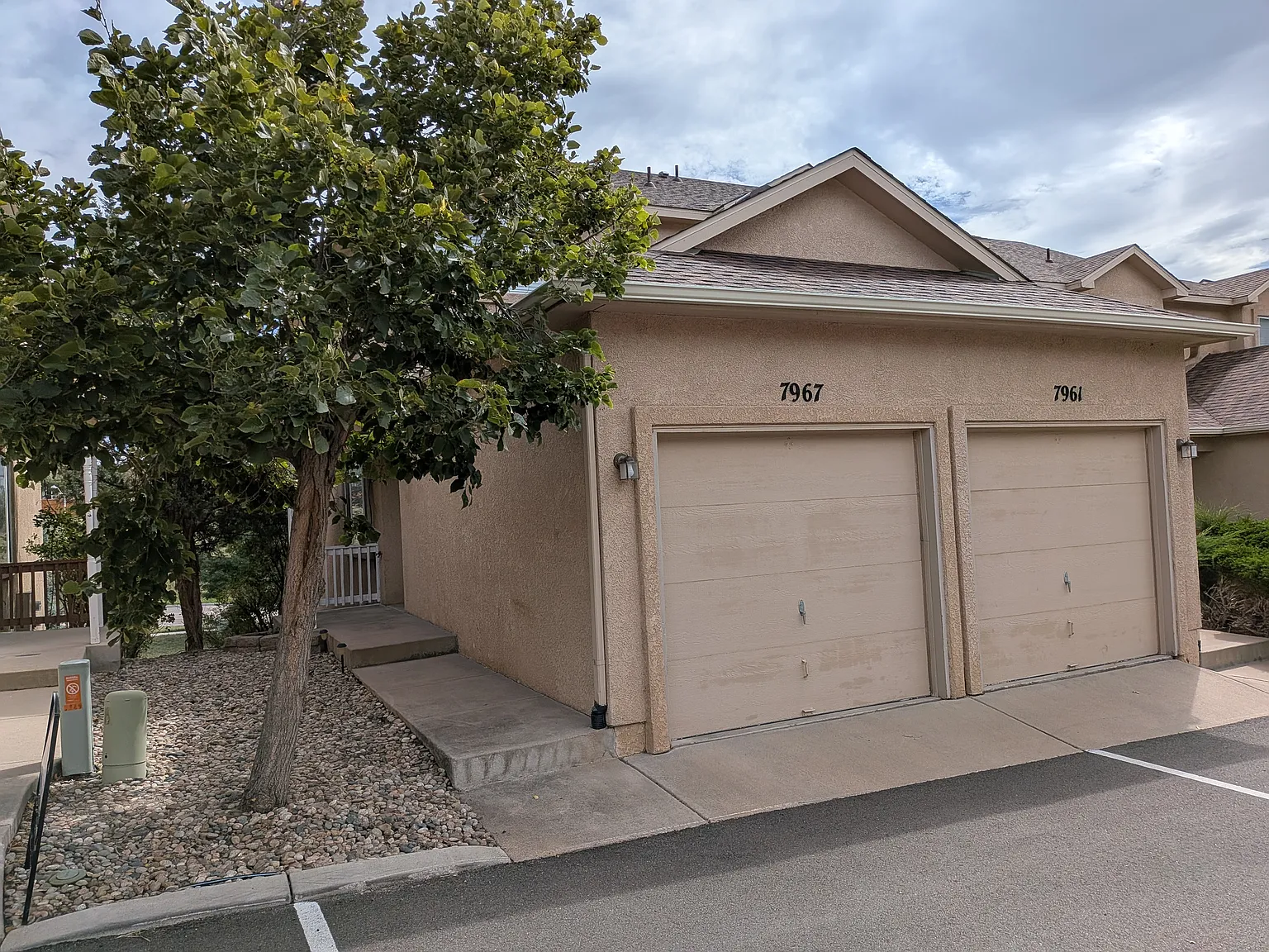 3 bed, 2.5 bath, 1500 sqft, $2,100 — Photo 1