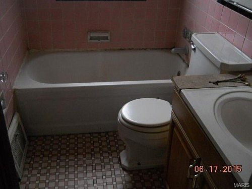 4th image of 2838 Wheaton Ave