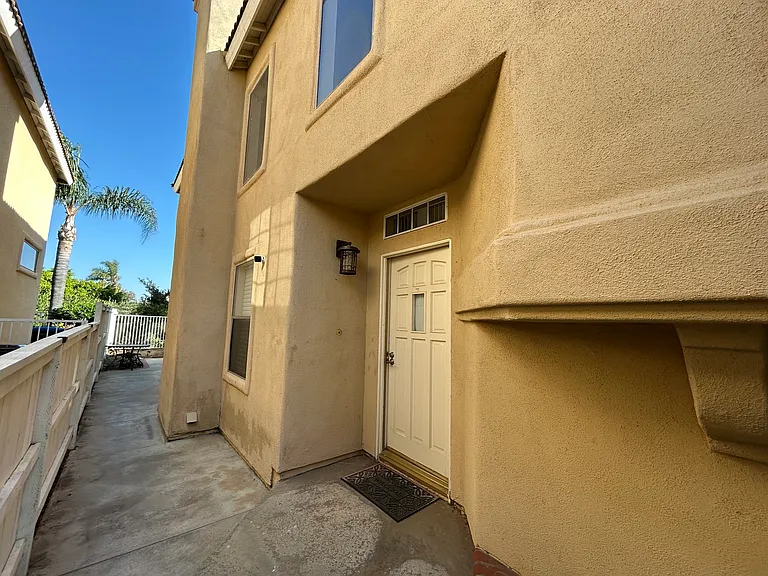 15743 Pepper St — Photo 28