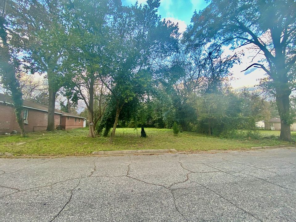 2nd image of 2815 9th St