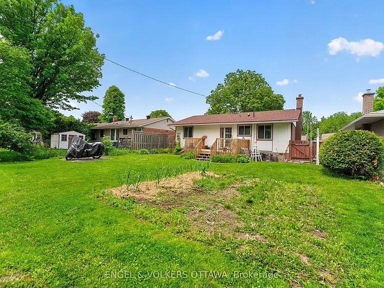 2548 Hanlon Ave — Photo 21