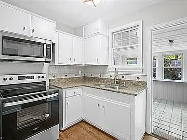 3rd image of 1409 Chelsea St