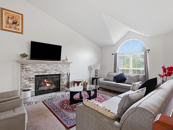 3rd image of 38559 Nellie Ln