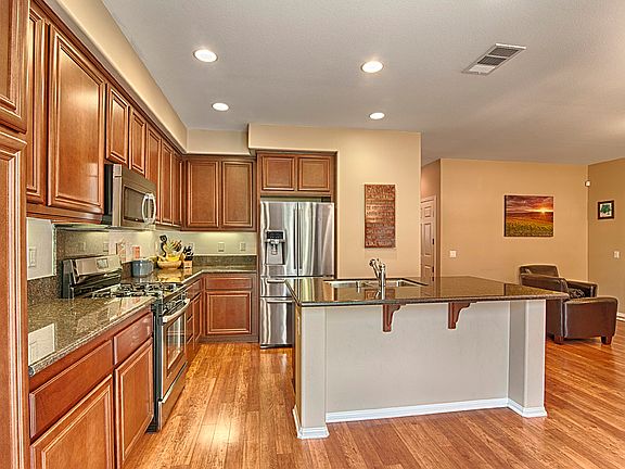 3rd image of 40163 Annapolis Dr