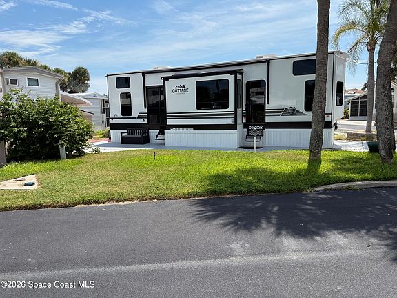 2nd image of 556 Pier Ln #451