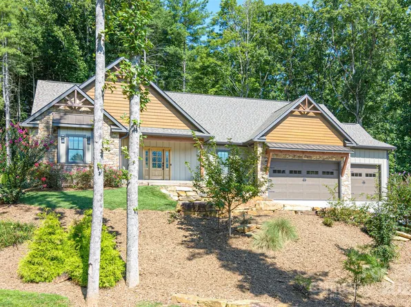 283 Holly Haven Ct, Mills River, NC 28759