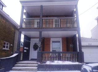 326 Flora St #2, Ottawa, ON K1R 5S3