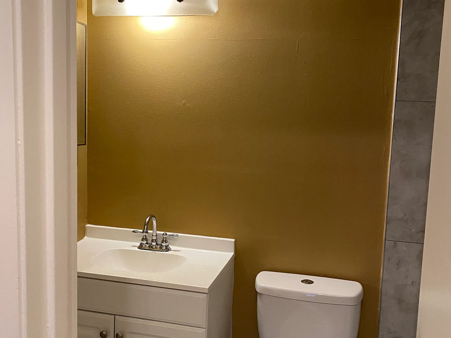 6106 Curry Ford Road — Photo 3