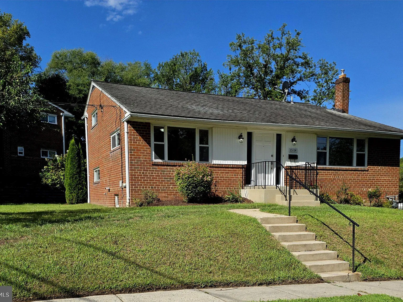3 bed, 2.5 bath, 1680 sqft, $3,000 — Photo 2