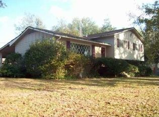 3749 Cumberland Dr, Moss Point, MS 39563