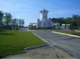 462 Summerhouse Dr, Holly Ridge, NC 28445