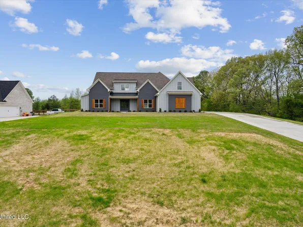 82 Prather St, Byhalia, MS 38611