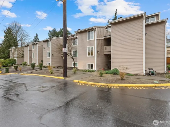 19855 25th Avenue NE #207, Shoreline, WA 98155